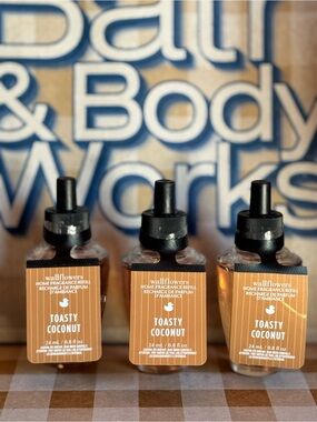 NWT B&BW (3) Toasty Coconut Wallflower Refills, White Barn